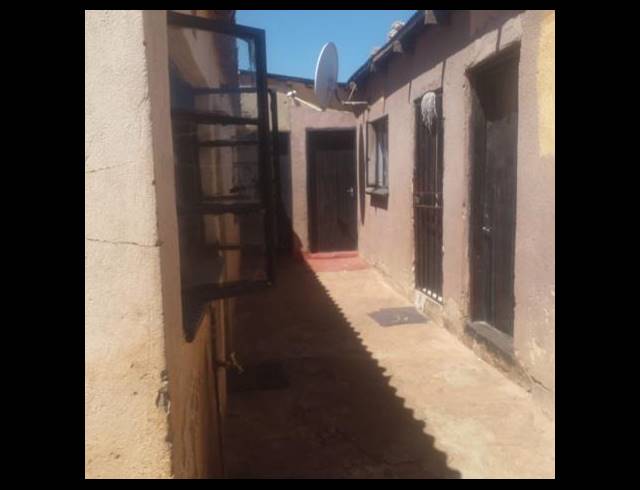 8 BEDROOM HOUSE FOR SALE IN ISITHAME